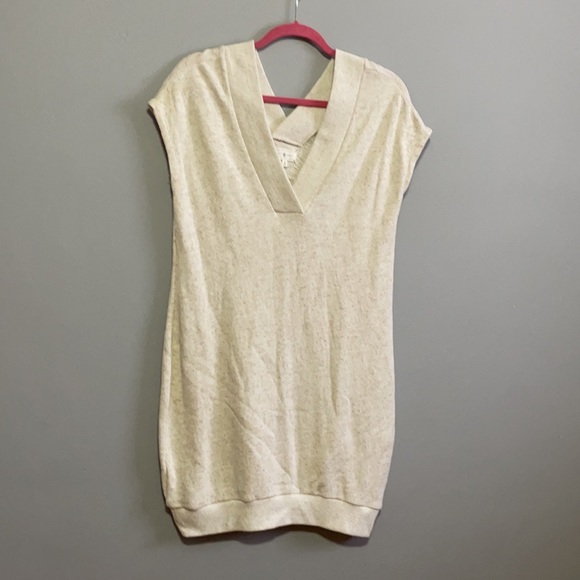 Lou & Grey Double V Sweater dress - Picture 2 of 13